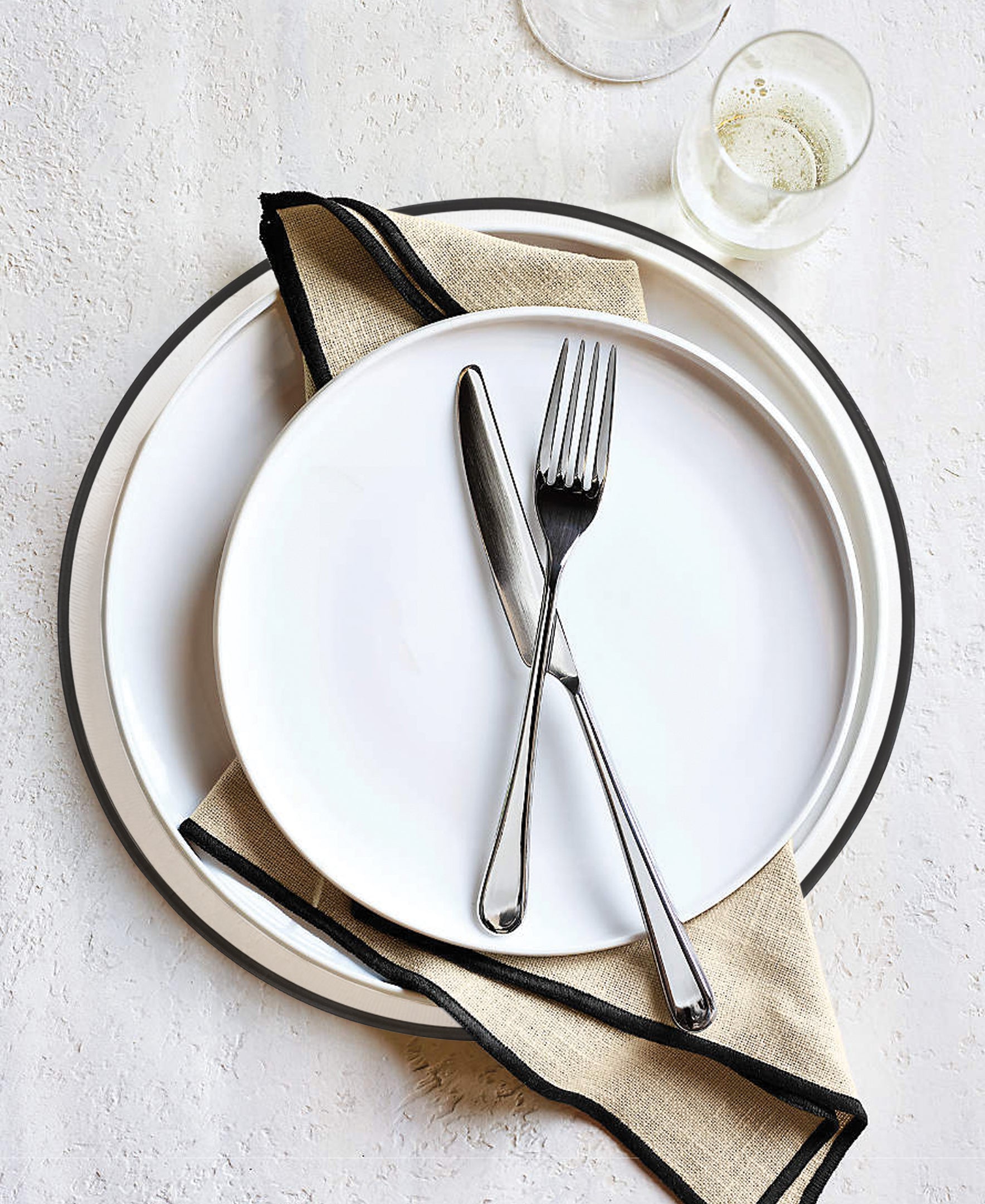 Elite Glass Charger Plate with Black Rim