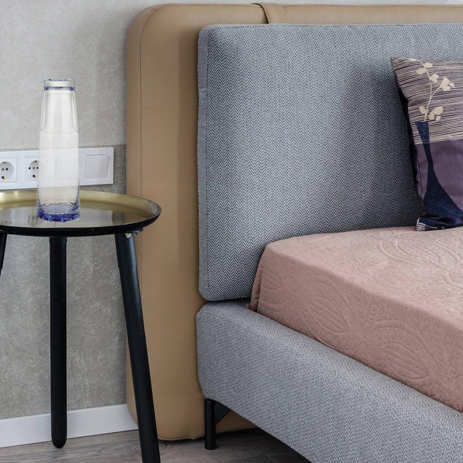 Blue Bottom 2-Piece Glass Carafe Set