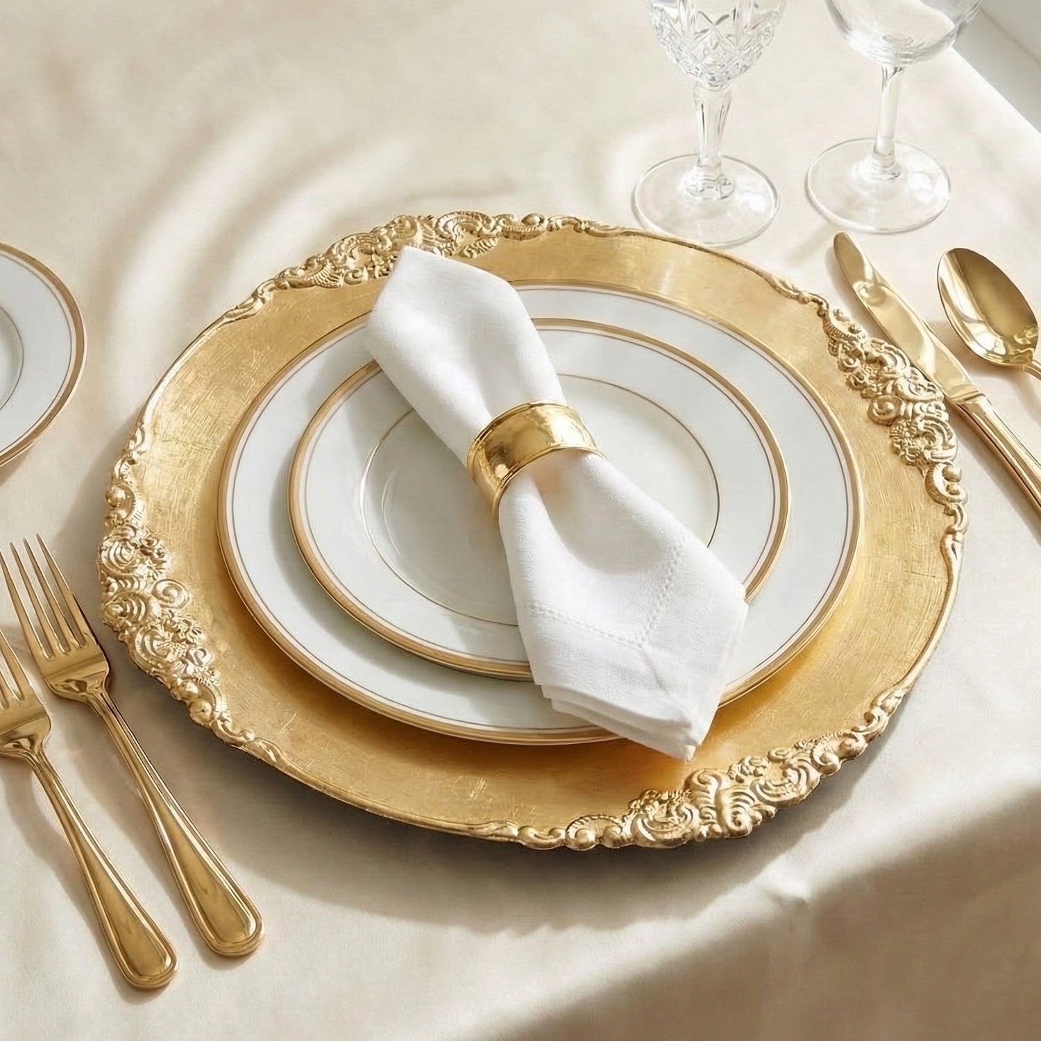Gold Leaf Design Charger Plate Set, 4 Pieces