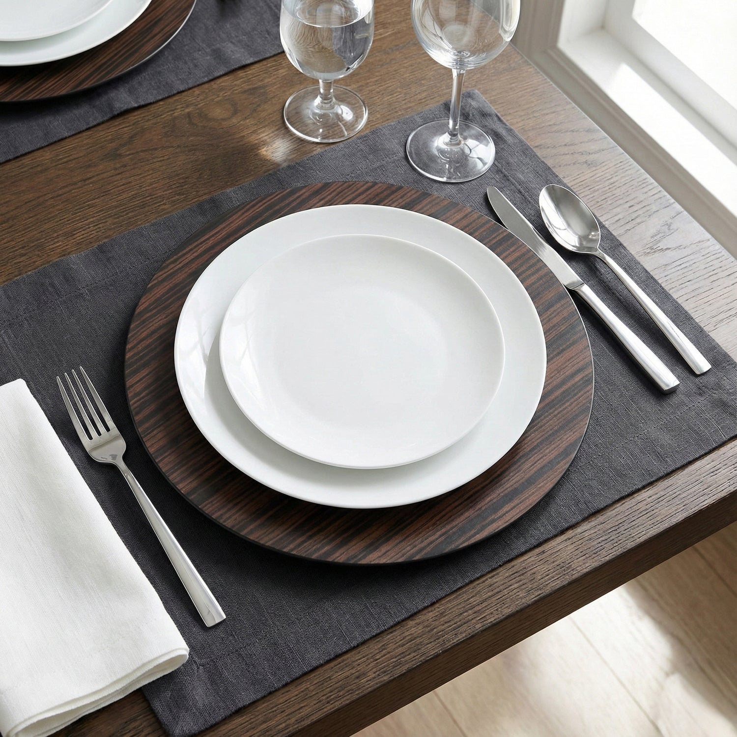 Pine Brown Round Charger Plate 12-Piece Set